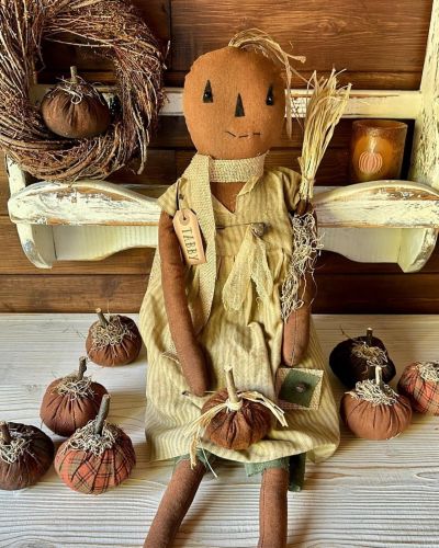 Pumpkin girl primitive