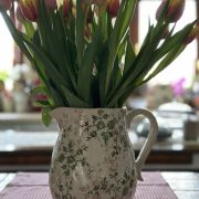 Brocca in ceramica decorata