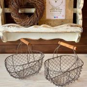 Cesta in ferro ovale e manico in legno