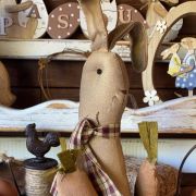 Coniglio primitive in stoffa “barry bunny carrot bag”