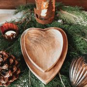 Set da 2 vassoi cuore in legno di acacia