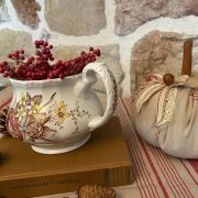 Vecchia brocchetta inglese in ceramica “royale  Tudor Ware staffordshire england”