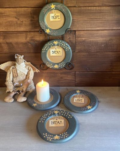 Piattini primitive in legno dipinti a mano-set da 3 “love/hope/Dream”