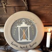 Piatto in legno decorativo dipinto a mano