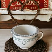 Antico vaso francese in ceramica