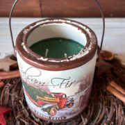 Candela natalizia al pino legnoso con incenso e abete balsamico fresco