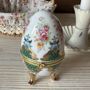 Uovo portagioie inglese in ceramica