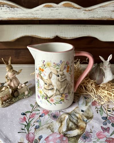 Brocca in ceramica con coniglietti pasquali