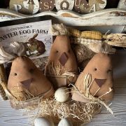 Pulcino country primitive in stoffa