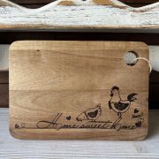 Tagliere in legno con gallinelle home sweet home