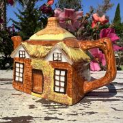 Antica teiera inglese cottage